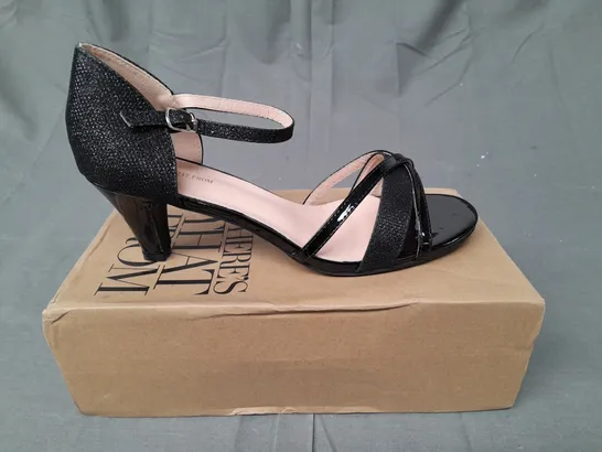 BOXED PAIR OF WHERES THAT FROM HEELS WITH ANKLE STRAP IN BLACK GLITTER SIZE UK 8