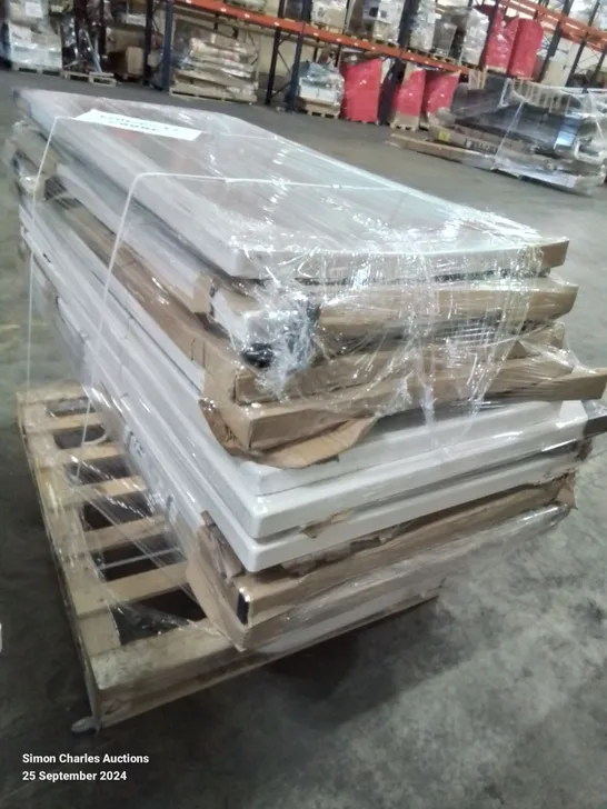 PALLET CONTAINING APPROXIMATELY 9 ASSORTED BATHTUBS