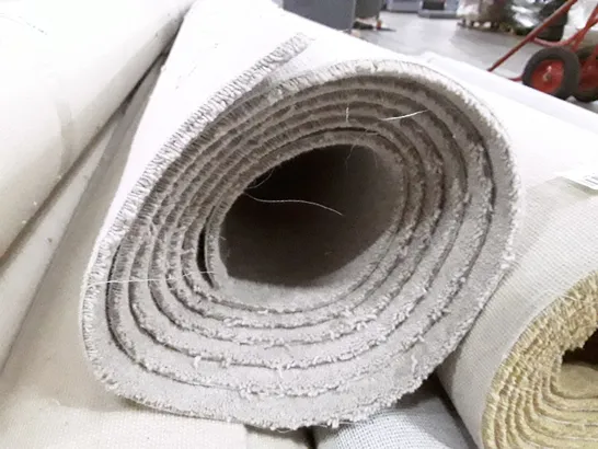 ROLL OF QUALITY CARPET APPROXIMATELY 5×4.02M