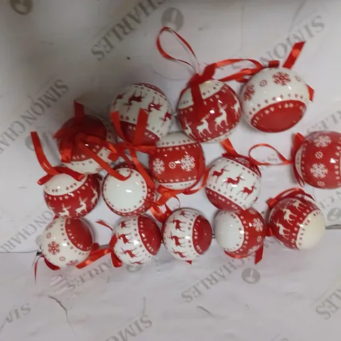 CHRISTMAS BAUBLE SET WITH BOX