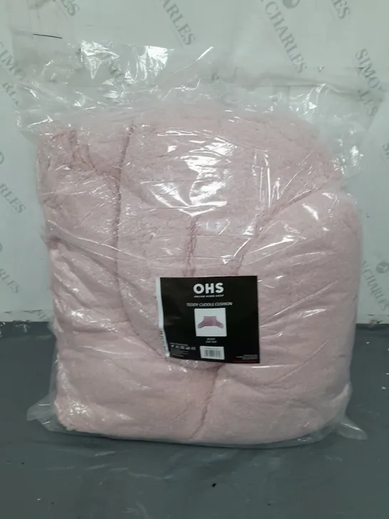 OHS TEDDY CUDDLE CUSHION PINK 