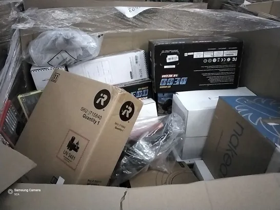 PALLET OF ASSORTED ITEMS INCLUDING DONNER ELECTRONIC GUITAR, CERAMIC SPACE HEATER, COREDY L900X ROBOT VACUUM, OXYGEN CONCENTRATOR, ELECHOMES ULTRASONIC HUMIDIFIER, OFF-ROADER DEGO 1:8 RC CARS 