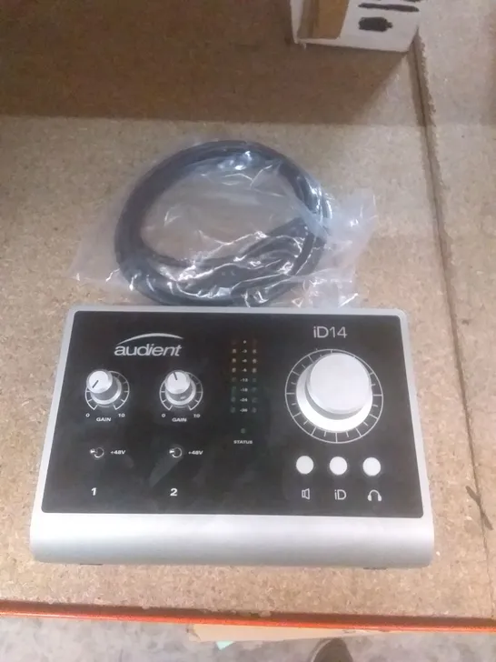 AUDIENT ID14 USB AUDIO INTERFACE AND MONITOR CONTROLLER