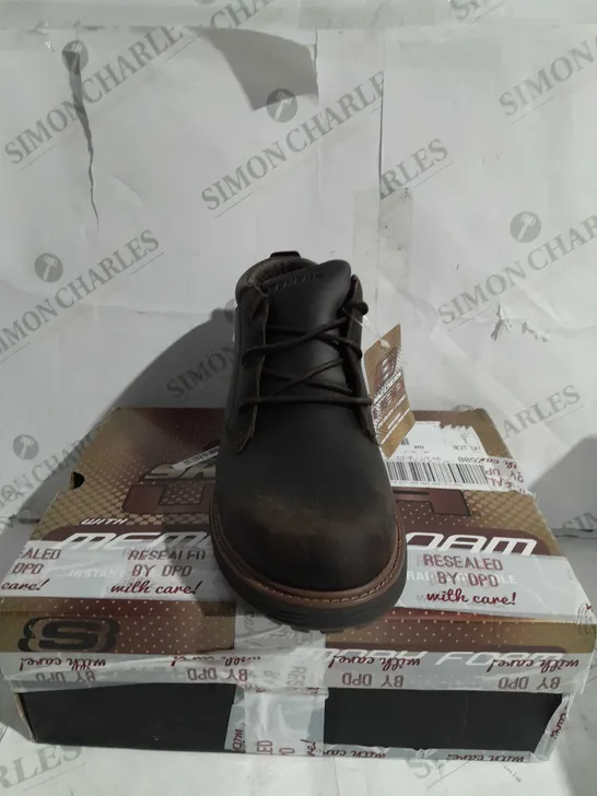 SKECHERS MEN'S CHOCOLATE LEATHER BOOTS - SIZE 7