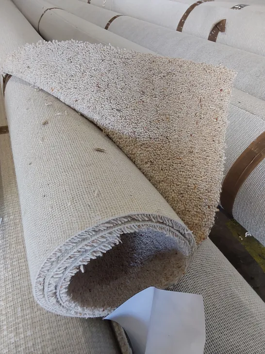 ROLL OF QUALITY ORION BELLATRIX CARPET // SIZE APPROX: 5m X 1.6m