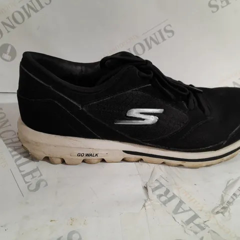 BLACK SKETCHERS TRAINING SHOES SIZE 5