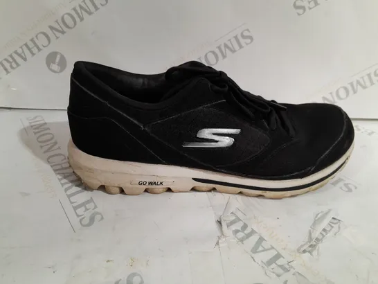 BLACK SKETCHERS TRAINING SHOES SIZE 5