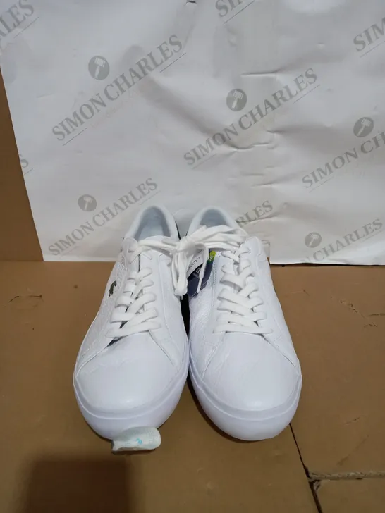 BOXED PAIR OF MENS WHITE LACOSTE TRINERS SIZE 10