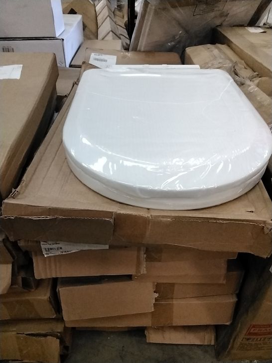 9 ASSORTED TOILET SEATS