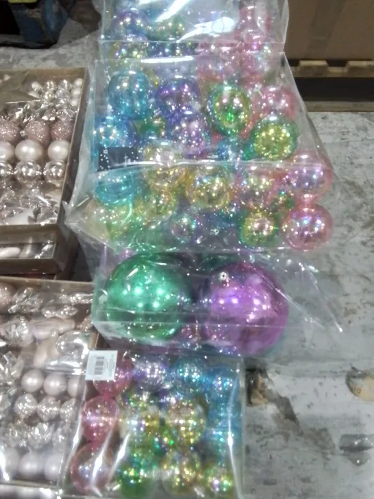 LOT OF APPROXIMATELY 30 ASSORTED PACKS OF BAUBLES