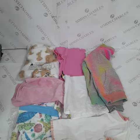 BOX OF ASSORTED CHILDRENS CLOTHING VARYING IN SIZE/COLOUR/STYLE TO INCLUDE:  TOPS, DRESSES, JUMPERS