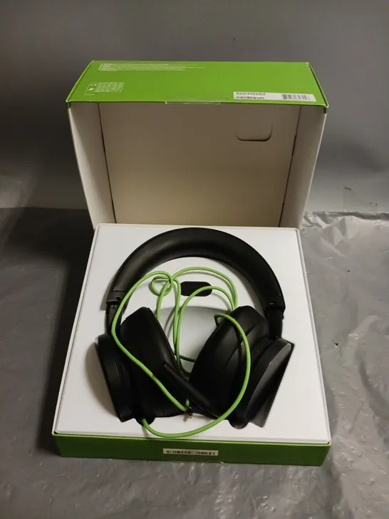 XBOX WIRELESS STEREO HEADSET WITH MICROPHONE IN BLACK/GREEN