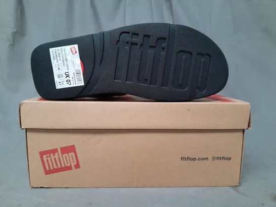 BOXED PAIR OF FITFLOP LULU ADJUSTABLE LEATHER BACK-STRAP SANDALS IN BLACK UK SIZE 7