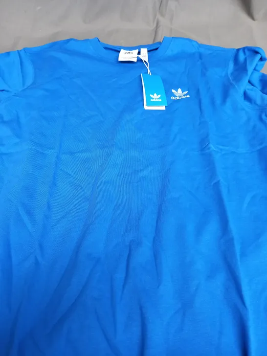 ADIDAS ESSENTAIL T SHIRT IN BLUE - MEDIUM