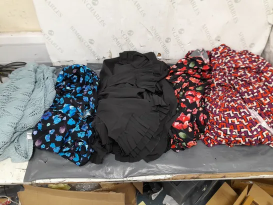 BOX OF APPROXIMATELY 10 ASSORTED PIECES OF CLOTHING IN VARIOUS STYLES, SIZES, AND BRANDS 