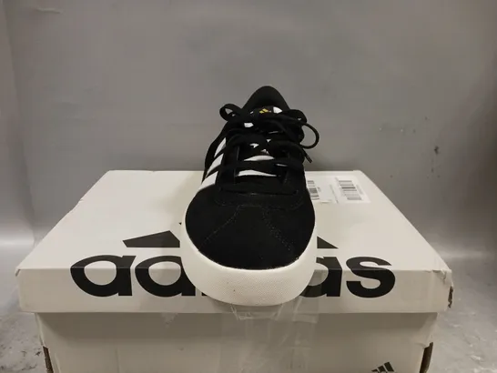 BOXED ADIDAS VL COURT 3.0 TRAINERS IN BLACK - SIZE 7