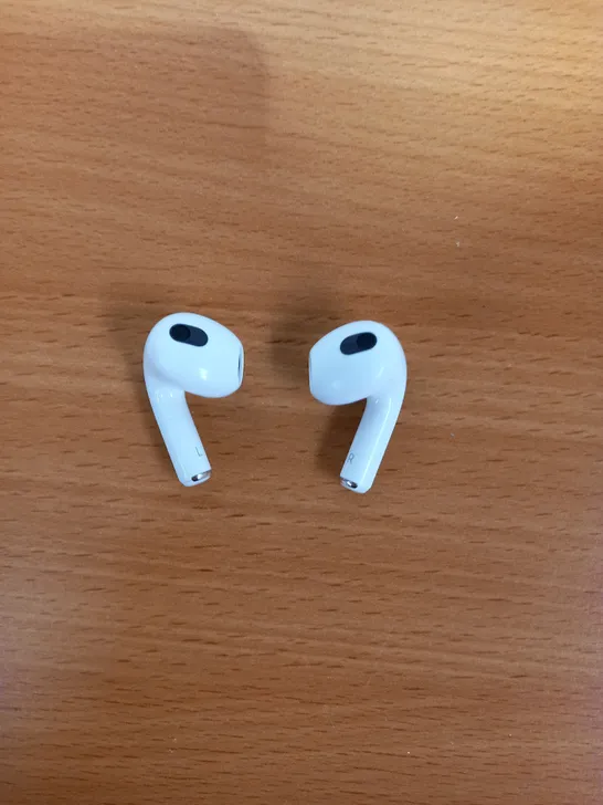 APPLE AIRPODS 3RD GENERATION 