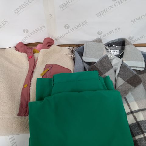 BOX OF APPROX 20 DESIGNER STYLE CLOTHING ITEMS TO INCLUDE HELENE BERMAN JACKET, WHITE STUFF FLUFFY FLEECE, FINERY GREEN PANTS (SIZES UNSPECIFIED)