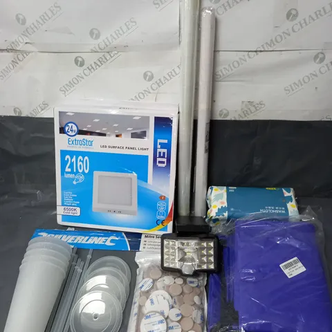 BOX OF APPROXIMATELY 10 HOUSEHOLD ITEMS TO INCLUDE - CANVAS POSTER - PLASTIC TUMBLERS - LED SURFACE PANEL LIGHT - ETC