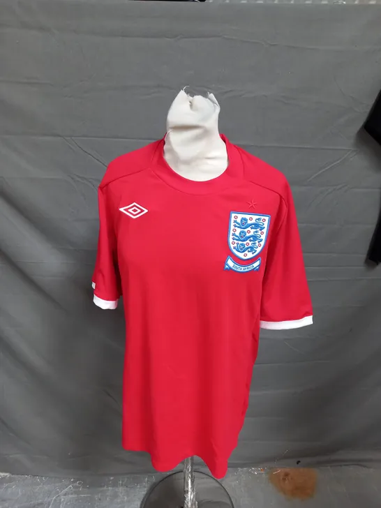 UMBRO ENGLAND AWAY JERSEY - SIZE 42