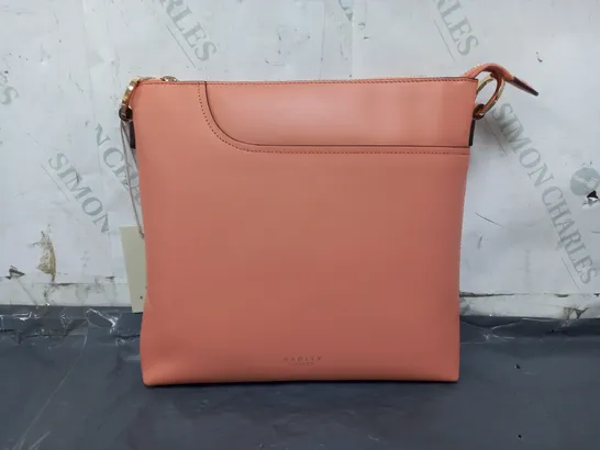 RADLEY LONDON CROSSBODY BAG IN CORAL