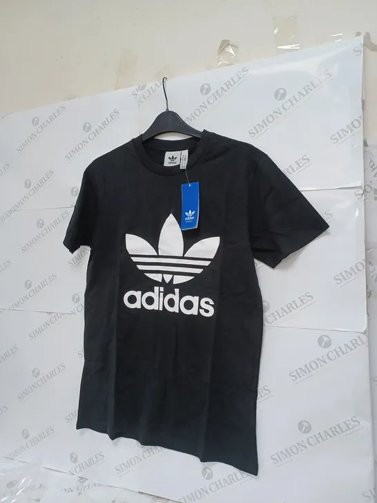 BLACK ADIDAS T-SHIRT SIZE SMALL 