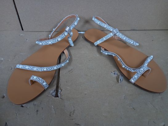 BOXED PAIR OF DESIGNER JEWELLED EFFECT SANDALS EU SIZE 39