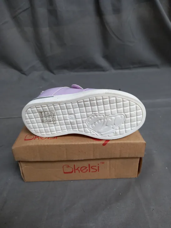 BOX OF 10 PAIRS OF KELSI KIDS SHOE IN PURPLE - VARIOUS SIZES