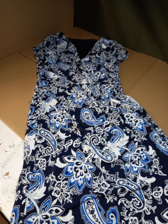 ROMAN BLUE FLORAL WRAP DRESS - SIZE 18