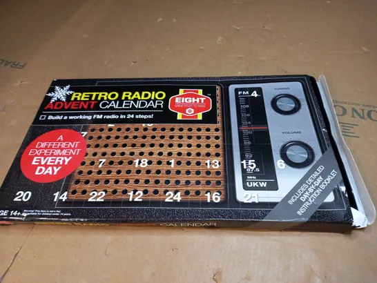 RETRO RADIO ADVENT CALANDER