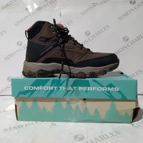 BOXED PAIR OF SKETCHERS CHOCOLATE HIKING BOOTS - SIZE 6