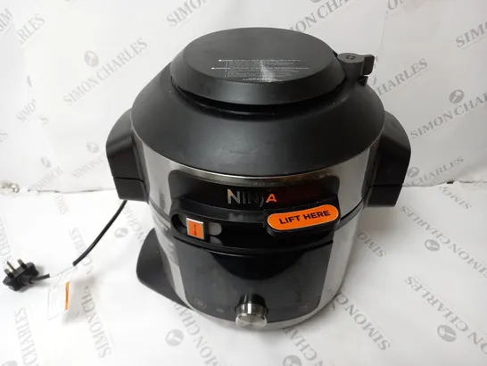 BOXED NINJA FOODI MAX SMARTLID 7.5L MULTI COOKER & AIR FRYER