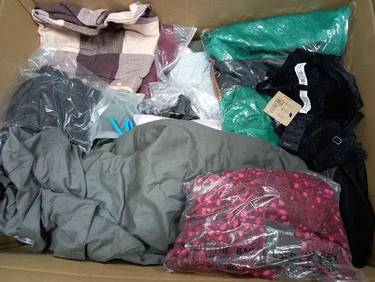 BOX OF APPROXIMATELY 25 ASSORTED CLOTHING ITEMS TO INCUDE - TIGHTS,  JUMPERS , T-SHIRTS , TROUSERS,ECT 