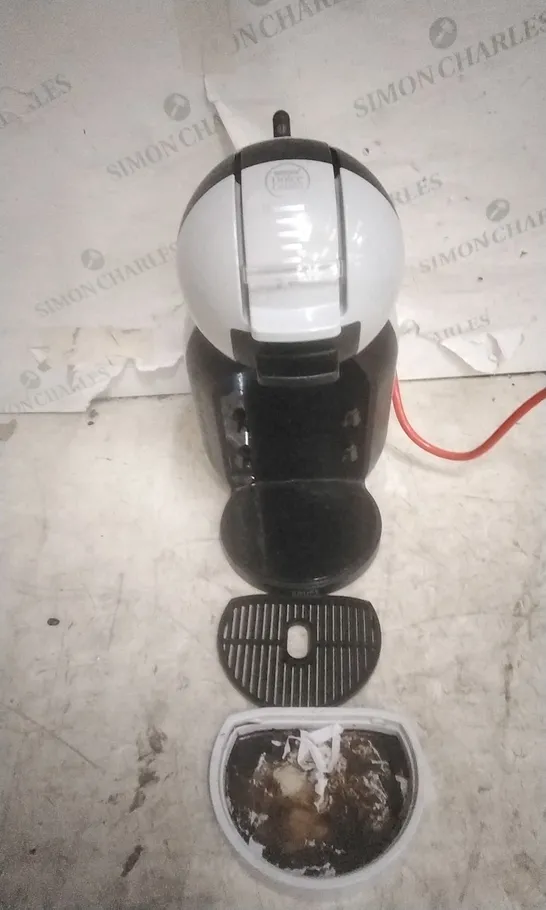 BOXED NESCAFE DOLDE GUSTO COFFEE MACHINE