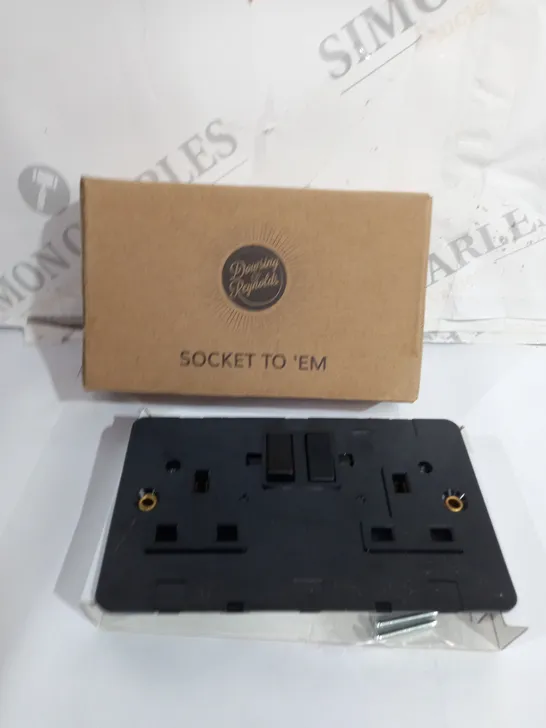 DOWSING AND REYNOLDS 2 GANG WALL SOCKET BLACK DOUBLE SOCKET 