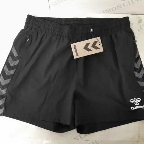 HUMMEL WOVEN SHORTS IN BLACK SIZE S
