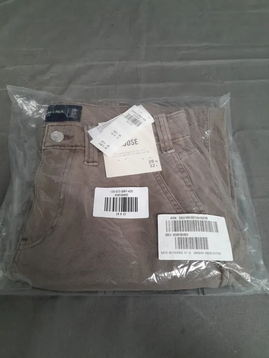 ABERCROMBIE & FTICH LOOSE TAN TROUSERS - 28W 32L