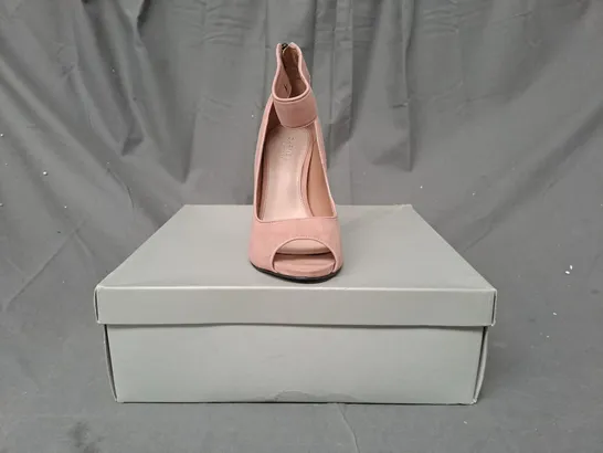 BOXED PAIR OF CARVELA BY KURT GEIGER PEEP TOE HIGH HEEL SHOES IN PINK EU SIZE 39