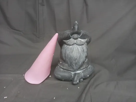 MY GARDEN STORIES SOLAR LED YOGA GNOME - PINK