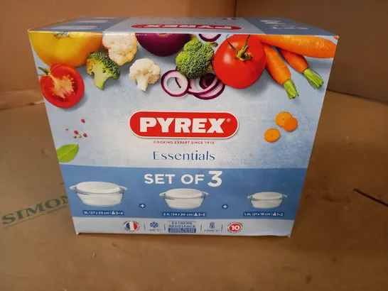 BOXED PYREX ESSENTIALS SET OF 3 DISHES