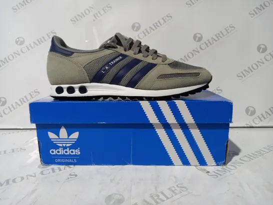 BOXED PAIR OF ADIDAS L.A. TRAINERS IN GREY/NAVY UK SIZE 9