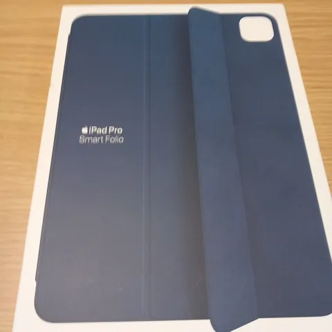 BOXED APPLE IPAD PRO SMART FOLIO 11"