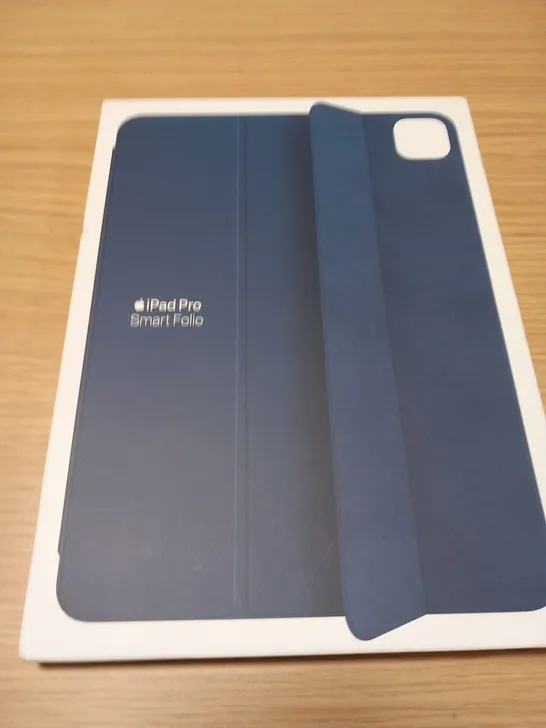 BOXED APPLE IPAD PRO SMART FOLIO 11"