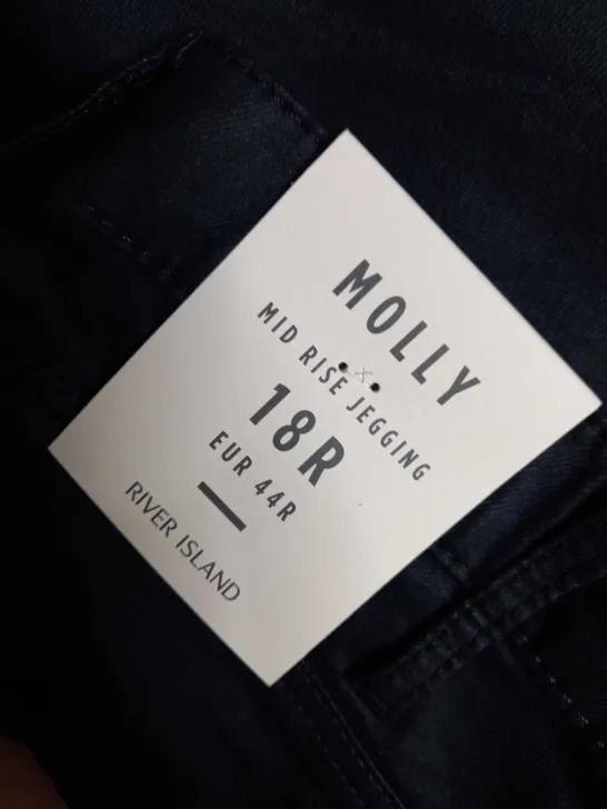 PACKAGED RIVER ISLAND BLACK MOLLY MID RISE JEGGINGS - SIZE 18R