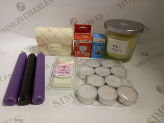 BOX OF APPROX 10 HOUSEHOLD ITEMS TO INCLUDE ASSORTED SCENTED CANDLES AND WAX MELTS