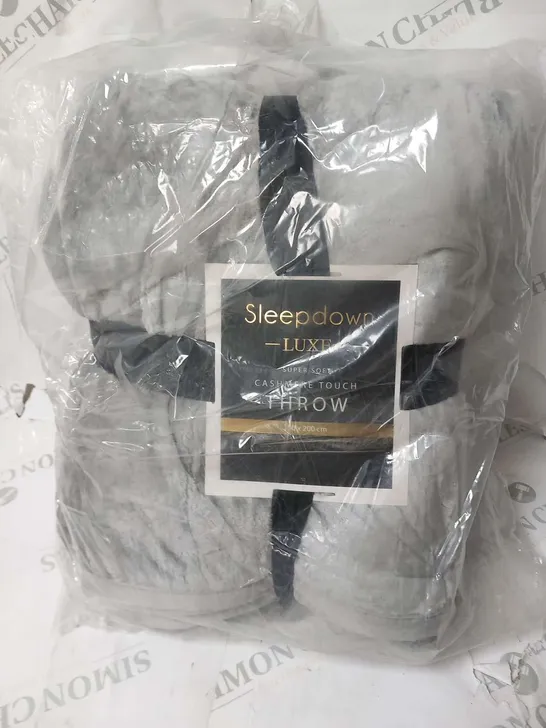 TWO BRAND NEW SLEEPDOWN LUXE SUPERSOFT CASHMERE TOUCH THROWS 150 X 200CM