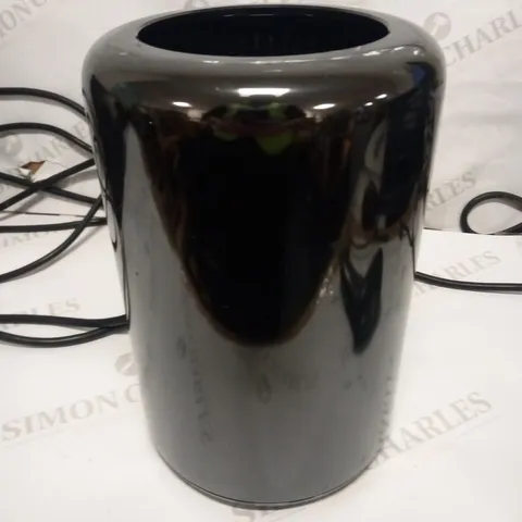 APPLE MAC PRO 6.1 A1481 DESKTOP COMPUTER