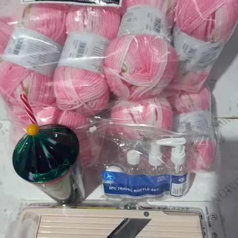 BOX OF APPROXIMATELY 20 ASSORTED HOUSEHOLD ITEMS TO INCLUDE TRAVEL BOTTLE SET, KITCHEN CUTTING BOARD, HAYFIELD BLOSSOM CHUNKY KNITTING YARN, ETC