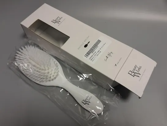 BOXED BEAUTY WORKS PADDLE BRUSH