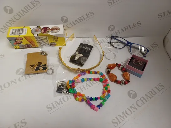 BOX OF APPROX 20 COSTUME JEWELLERY ITEMS INCLUDING BRACELETS, RINGS AND GLASSES